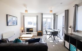 Entire 1 Bed - No. 45 - Free Parking - The Cosy Collection Ltd